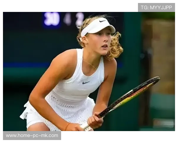 网球对手在高压下出现多次主动失误